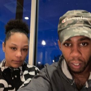 Meet your Posher, Dominique